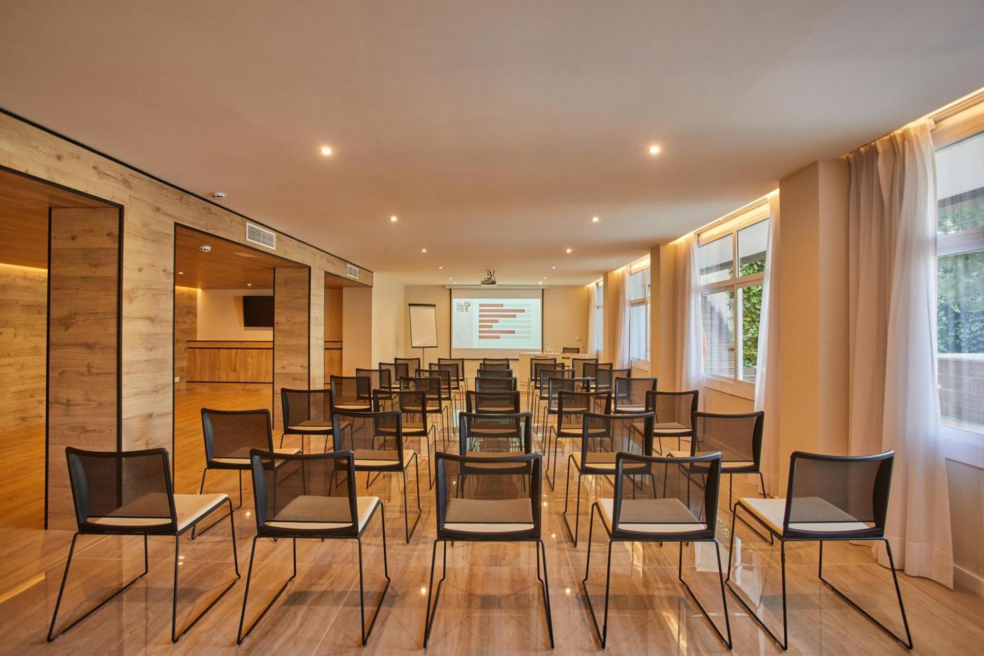 Hotel Joan Miro Museum Palma de Mallorca Exterior photo The meeting room of the hotel